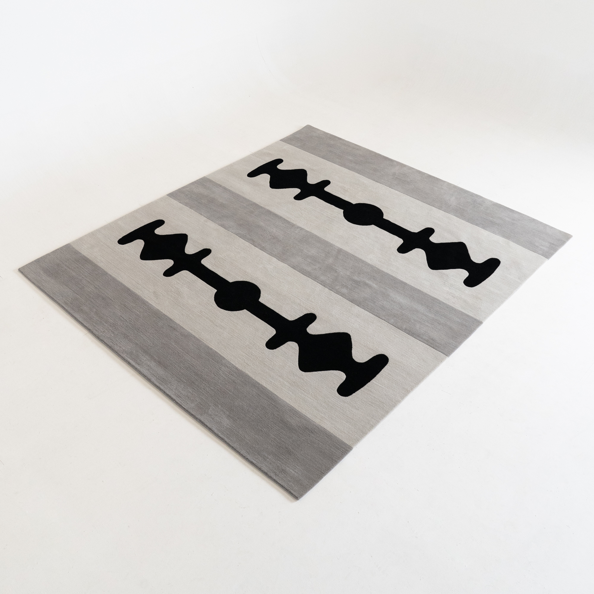 RAZOR RUG